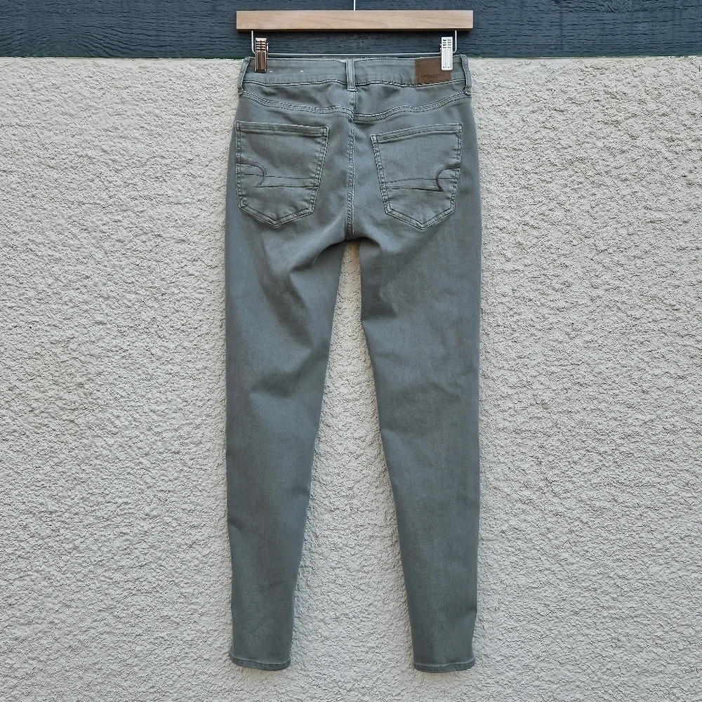 American Eagle Hi-Rise Jegging green size 4 28 inch inseam